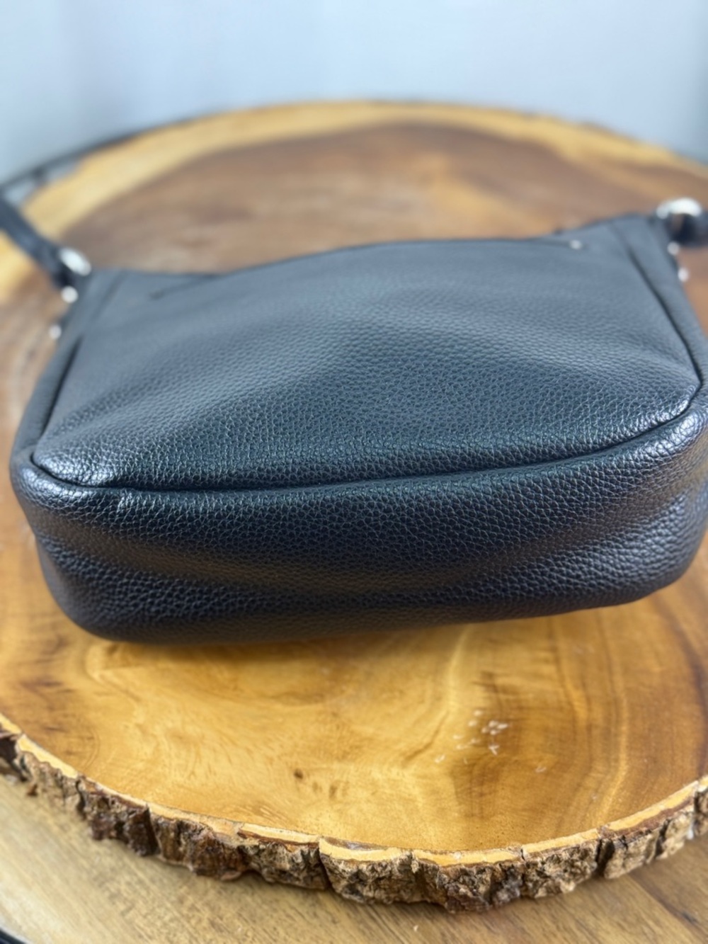 Dana Buchman Black Pebbled Faux Leather Crossbody Bag Adjustable Strap EUC - Picture 5 of 7